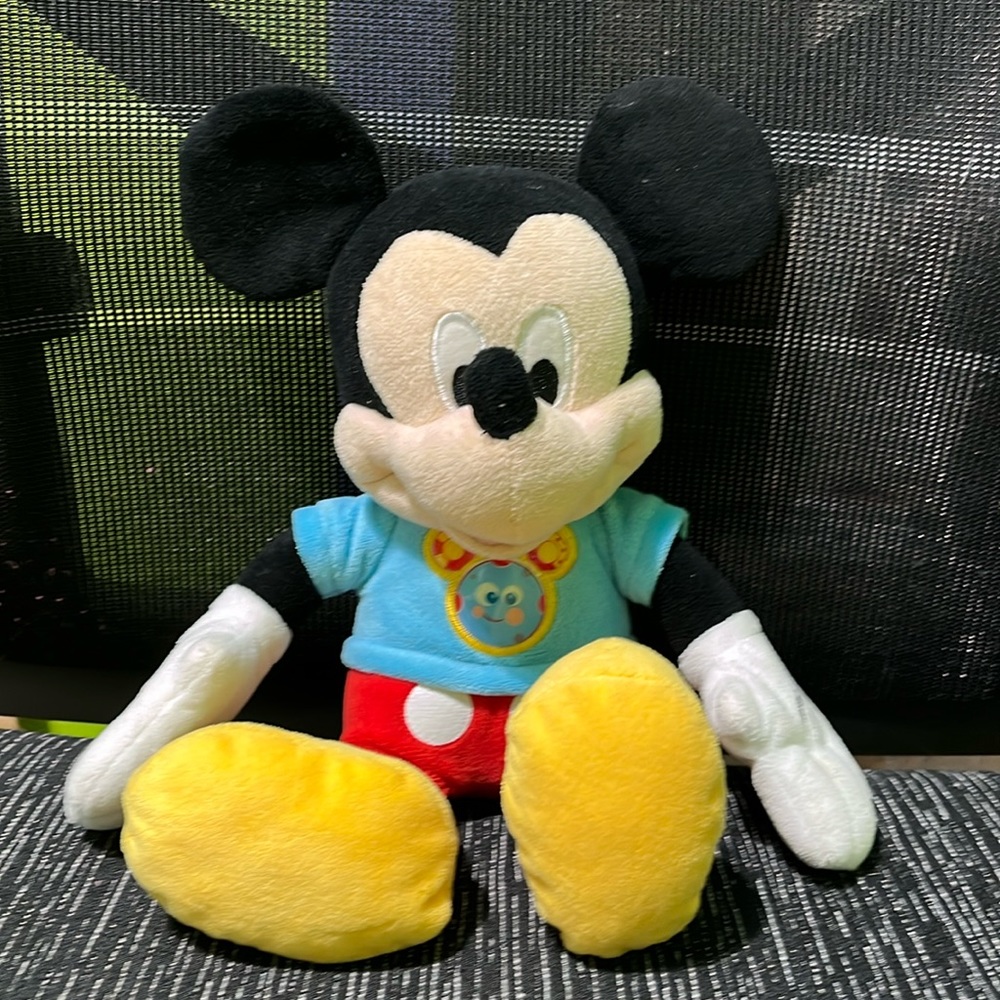 Singing/talking Mickey Mouse